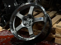 Advan Racing GT. 8.5x19", 5x114.3, ET38, �� 73,1���. ����