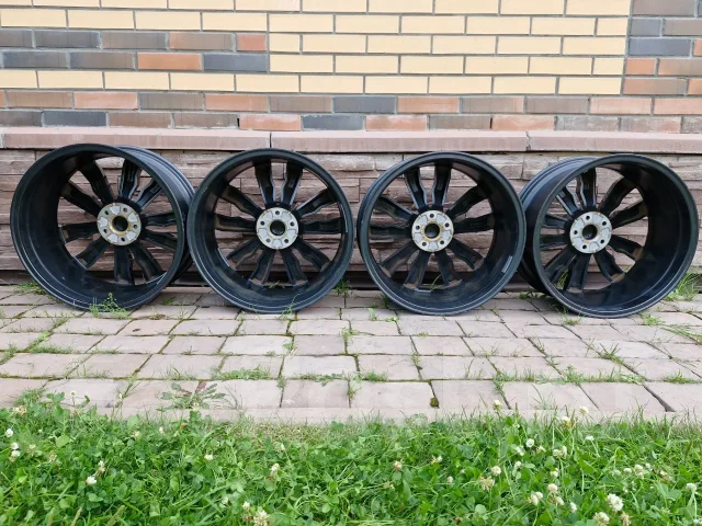 Dotz Suzuka. 8.5x20", 5x112, ET38, �� 57,1���. ����