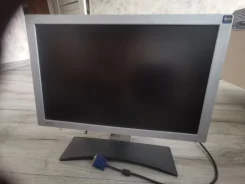 BenQ. 17" ����