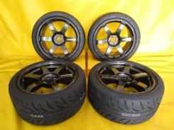 RAYS Volk Racing TE37 Saga