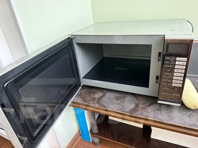 Panasonic. NN-GF560M ����