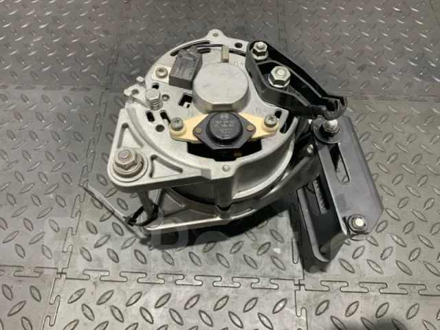 ��������� BMW 3 12311721663 E30 M40B18 12311721663 ����