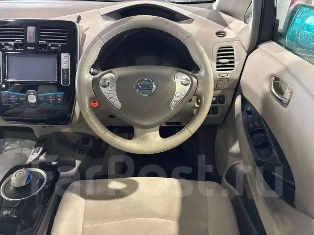 Nissan Leaf. AZE0, EM51 ����