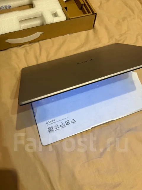 Honor MagicBook X 16. 16", 2����, ��� 512 ��, ���� 512���, WiFi: 1, Bluetooth: 1, ����������� �� 6��. ����