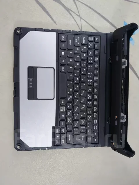 Panasonic Toughbook. 12", 2,6����, ��� 8 ��, ���� 256���, WiFi: 1, Bluetooth: 1, ����������� �� 5��. ����