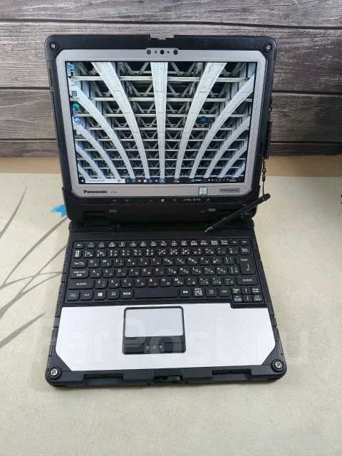 Panasonic Toughbook. 12", 2,6����, ��� 8 ��, ���� 256���, WiFi: 1, Bluetooth: 1, ����������� �� 5��. ����