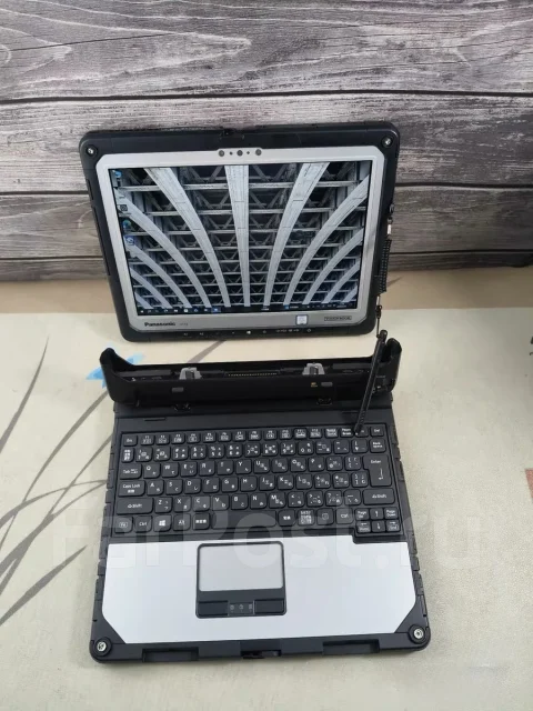 Panasonic Toughbook. 12", 2,6����, ��� 8 ��, ���� 256���, WiFi: 1, Bluetooth: 1, ����������� �� 5��. ����