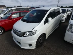 Honda Freed Spike. GB3, L15A ����