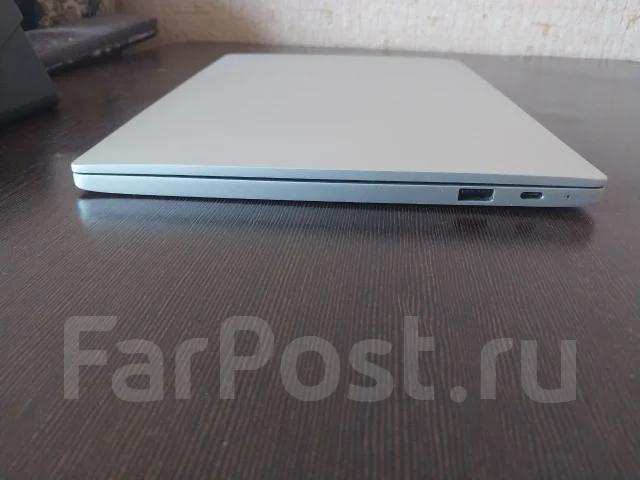 Xiaomi Mi Notebook Air 12.5. 12.5", ��� 4 ��, ���� 256���, WiFi: 1, Bluetooth: 1, ����������� �� 3��. ����