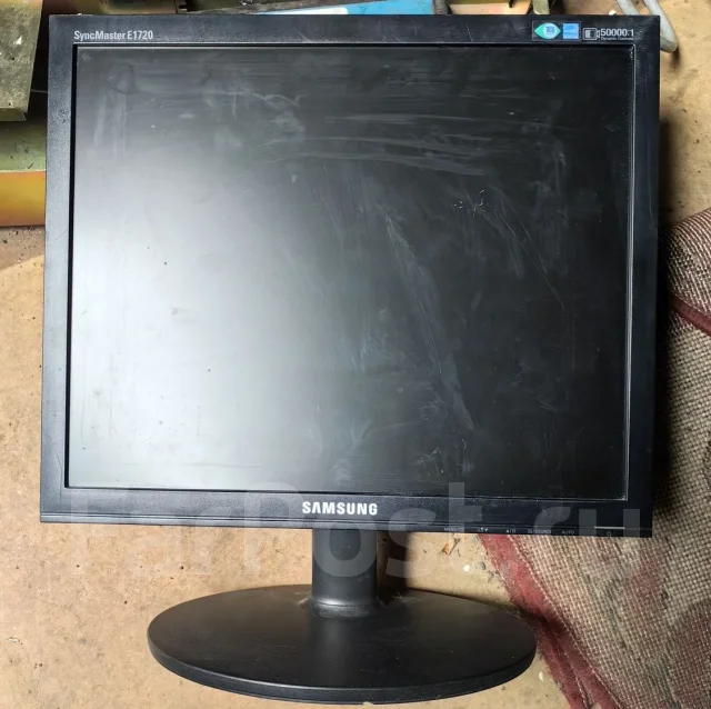 Samsung. 17" ����