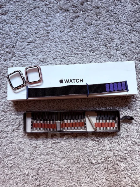 Apple Watch SE. GPS, NFC, IP68 ����
