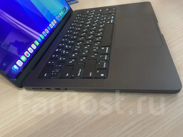 Apple MacBook Pro 14 2024. 14.2", 4,4����, ��� 24 ��, ���� 512���, WiFi: 1, Bluetooth: 1, ����������� �� 22��. ����