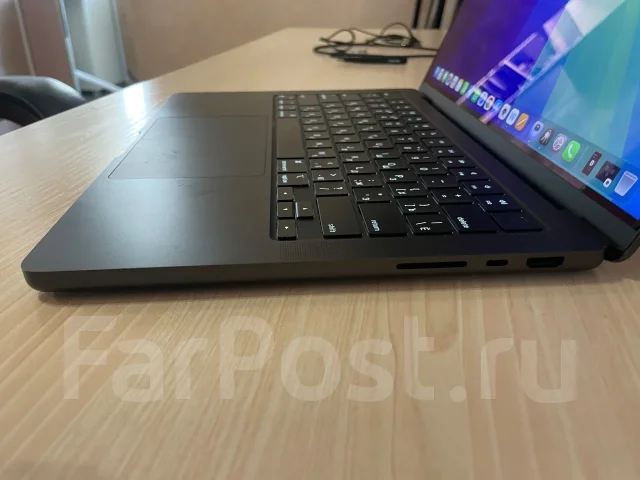 Apple MacBook Pro 14 2024. 14.2", 4,4����, ��� 24 ��, ���� 512���, WiFi: 1, Bluetooth: 1, ����������� �� 22��. ����