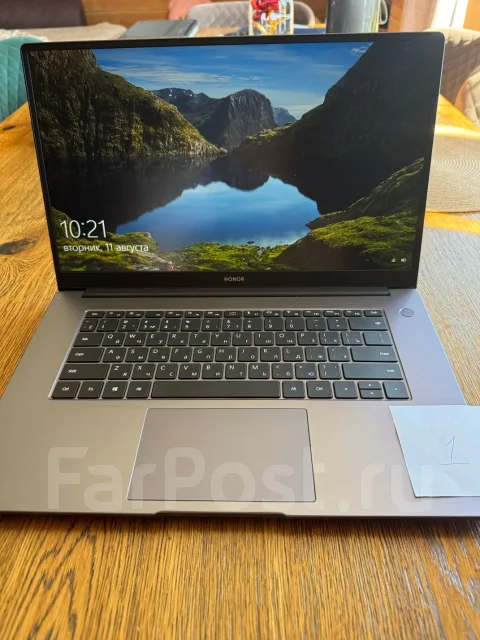 Honor MagicBook X 15. 15.6", 2,1����, ��� 16 ��, ���� 500���, WiFi: 1, Bluetooth: 1 ����