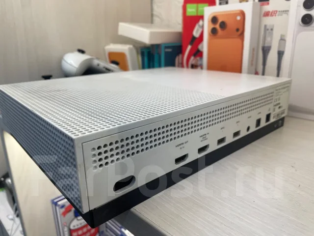 Microsoft Xbox One S ����