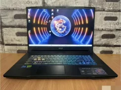 MSI. 17.3", 5,8����, ��� 16 ��, ���� 512���, WiFi: 1, Bluetooth: 1, ����������� �� 24��. ����