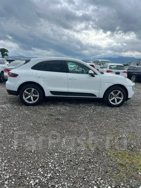 Porsche Macan ����