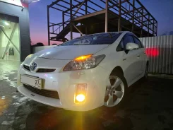 Toyota Prius. ��������, 1.8 (99��.�.), ������, 290����. �� ����