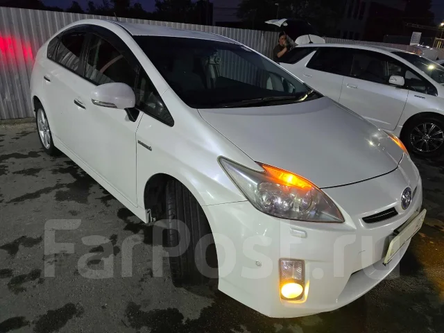 Toyota Prius. ��������, 1.8 (99��.�.), ������, 290����. �� ����