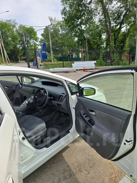Toyota Prius. ��������, 1.8 (99��.�.), ������, 290����. �� ����