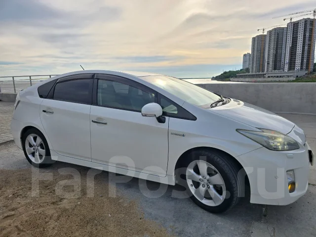 Toyota Prius. ��������, 1.8 (99��.�.), ������, 290����. �� ����