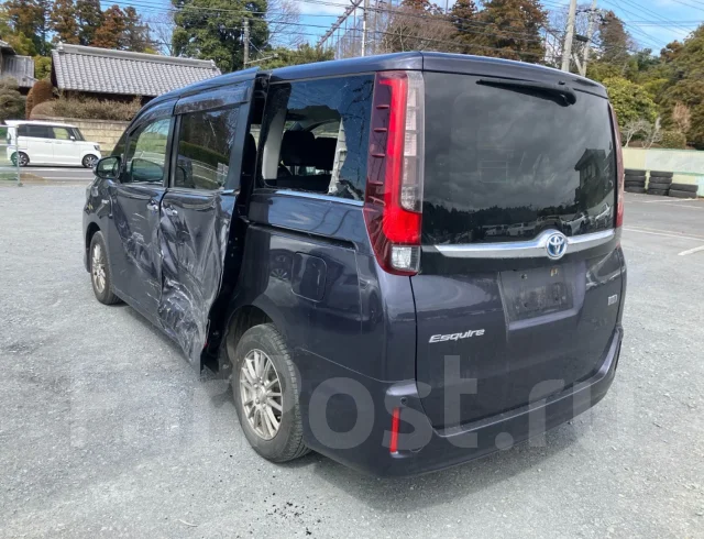 Toyota Esquire. ZWR80, 2ZRFXE ����