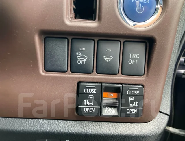 Toyota Esquire. ZWR80, 2ZRFXE ����