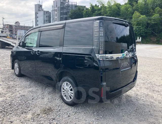 Toyota Voxy. ZRR80, 3ZRFAE ����