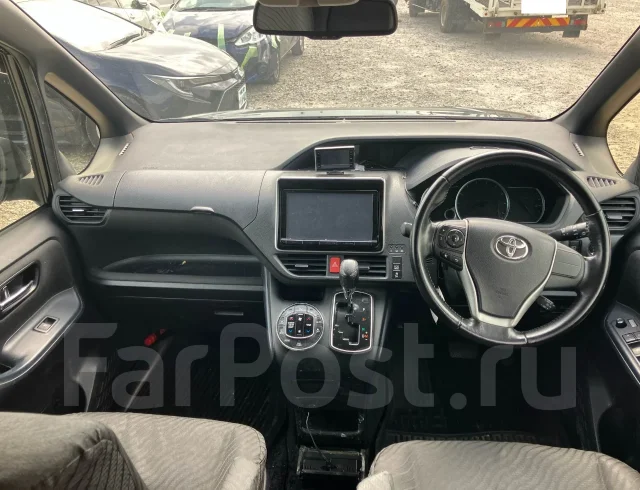 Toyota Voxy. ZRR80, 3ZRFAE ����