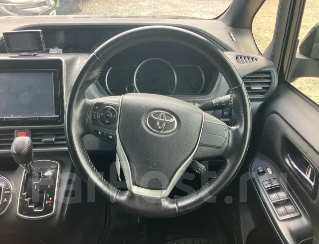 Toyota Voxy. ZRR80, 3ZRFAE ����