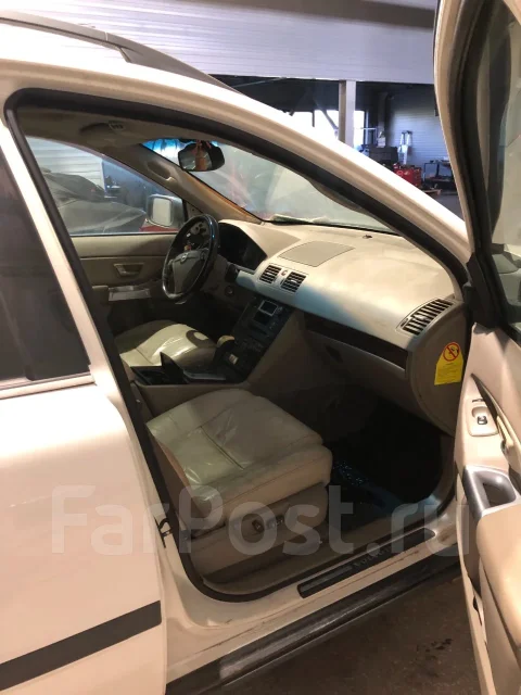 Volvo XC90 ����