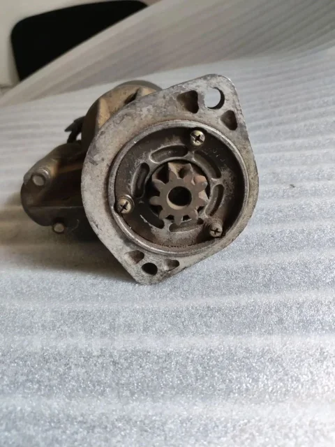 ������� Nissan 233000Y006 ����
