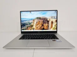 Huawei MateBook D 15. 15.6", 4����, ��� 8 ��, ���� 512���, WiFi: 1, Bluetooth: 1, ����������� �� 8��. ����