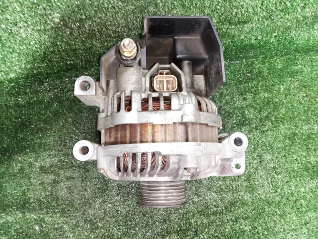 ��������� Mazda MPV LW3W L3 L33618300A ����
