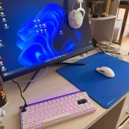 Maibenben. 16", 144����, ��� 16 ��, ���� 500���, WiFi: 1, Bluetooth: 1, ����������� �� 20��. ����