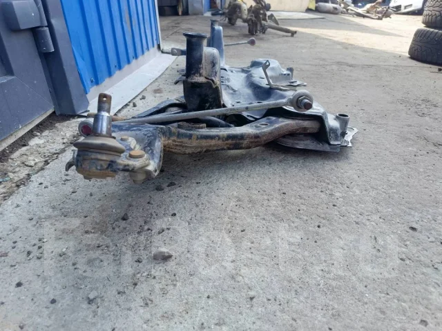 ����� ��� ��� Toyota Corolla E180 2013-2018 5120102102 5120102102 ����