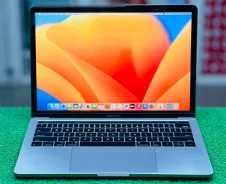 Apple MacBook Pro. 13", 3,1����, ��� 8 ��, ���� 256���, WiFi: 1, Bluetooth: 1, ����������� �� 5��. ����