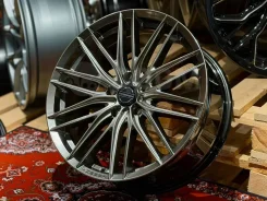 Vossen VFS-4. 8.0x18", 5x105, ET38, �� 56,6���. ��� ����� �� ������������ ����