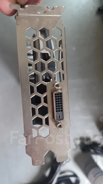 Radeon RX 570 ����