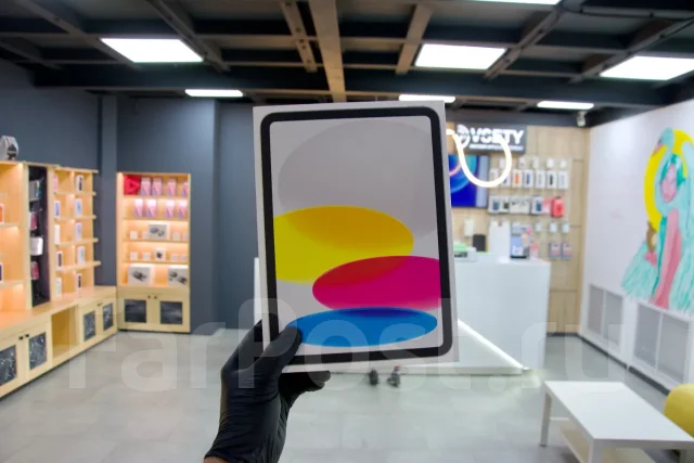 Apple iPad 11. 11 ������, ������ 256 �� ����