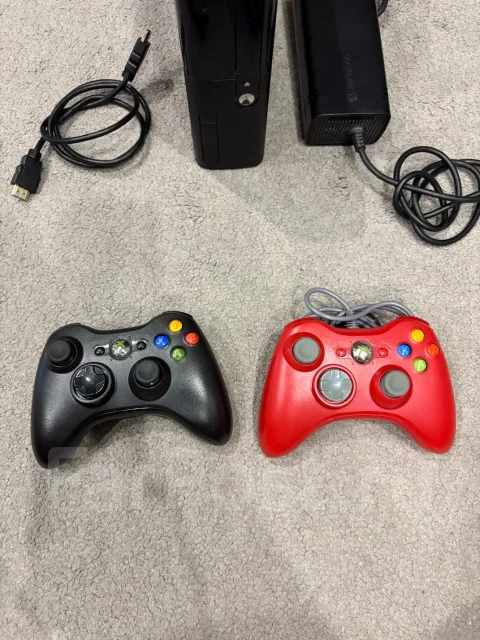 Microsoft Xbox 360 E ����
