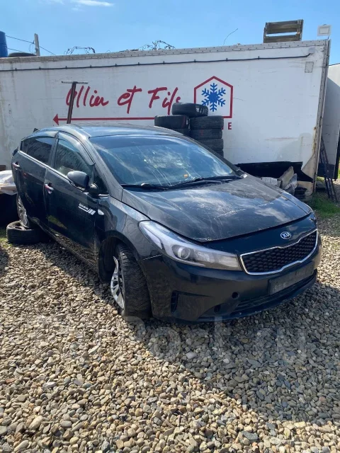 Kia Cerato. YD, G4FG ����
