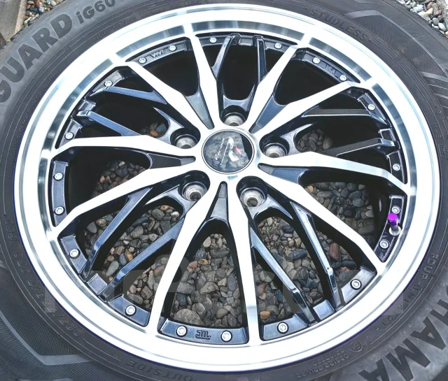 Hot Stuff Precious. 6.5x17", 5x114.3, ET53, �� 73,1���. ����