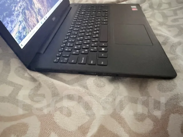 Dell Inspiron 5570. 15.6", 2,3����, ��� 8 ��, ���� 256���, WiFi: 1, Bluetooth: 1, ����������� �� 4��. ����