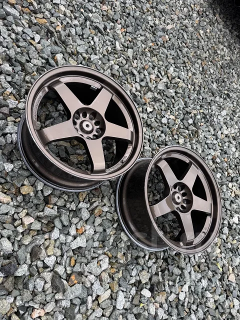 Nismo LMGT4. 8.5x18", 5x114.3, �� 66,1���. ����