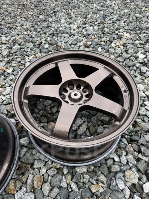 Nismo LMGT4. 8.5x18", 5x114.3, �� 66,1���. ����