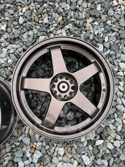 Nismo LMGT4. 8.5x18", 5x114.3, �� 66,1���. ����