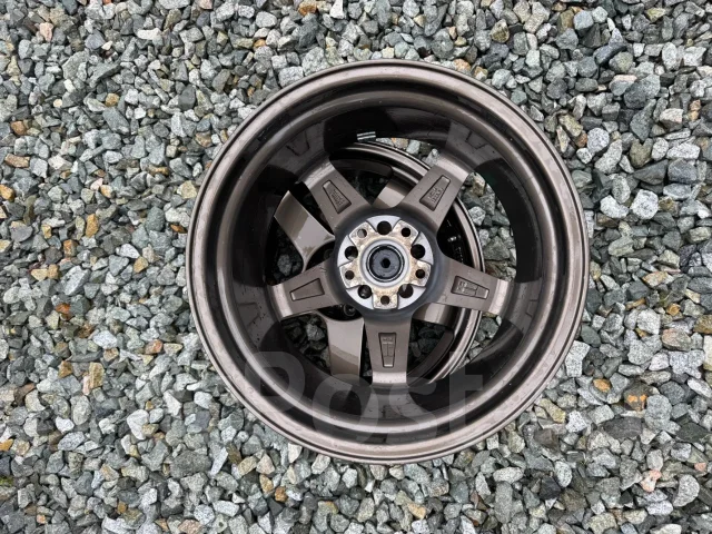 Nismo LMGT4. 8.5x18", 5x114.3, �� 66,1���. ����