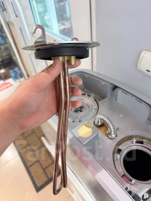 Ariston. 2 500����. ����