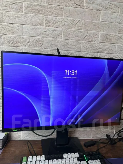 MSI. 27", ���������� OLED ����